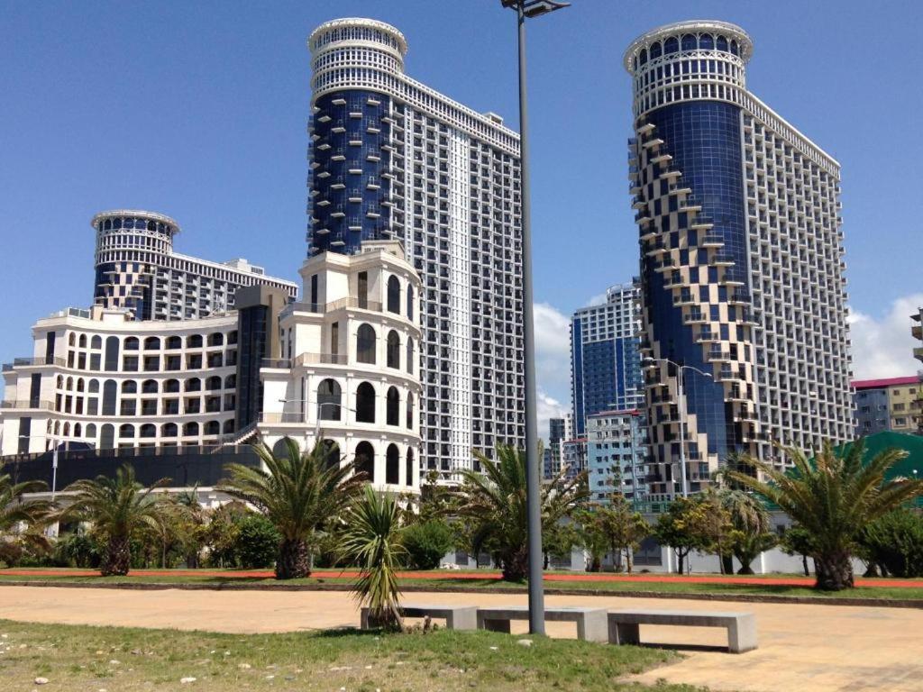 Royal Apartments Batumi Exterior foto